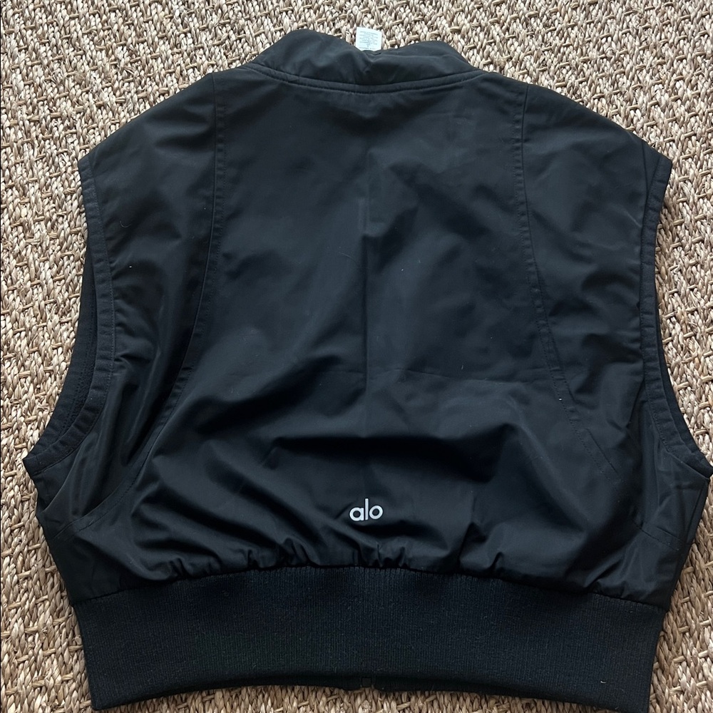 ALO cropped fleece lined vest sz S - Picture 3 of 3